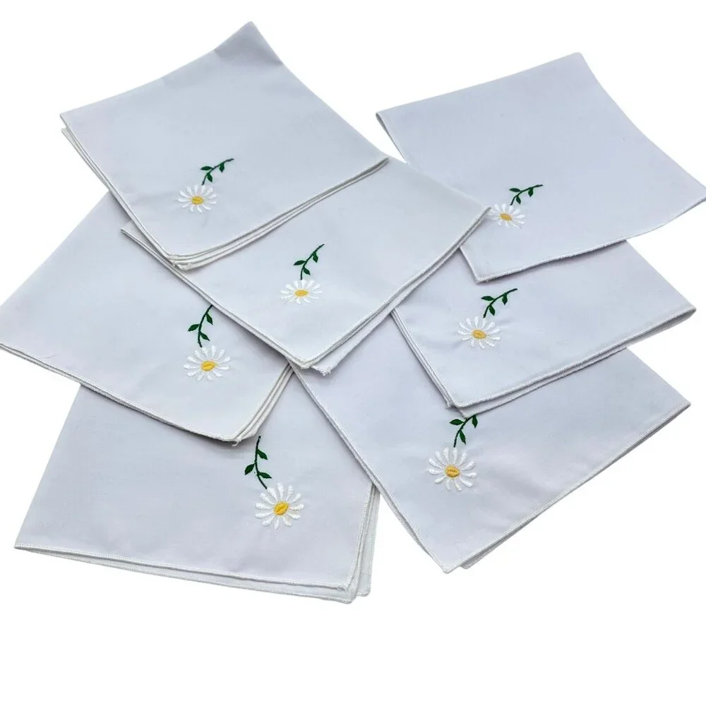 Set Of 7 White Cloth Napkins With Daisy Embroidery Square Linen Dining Decor